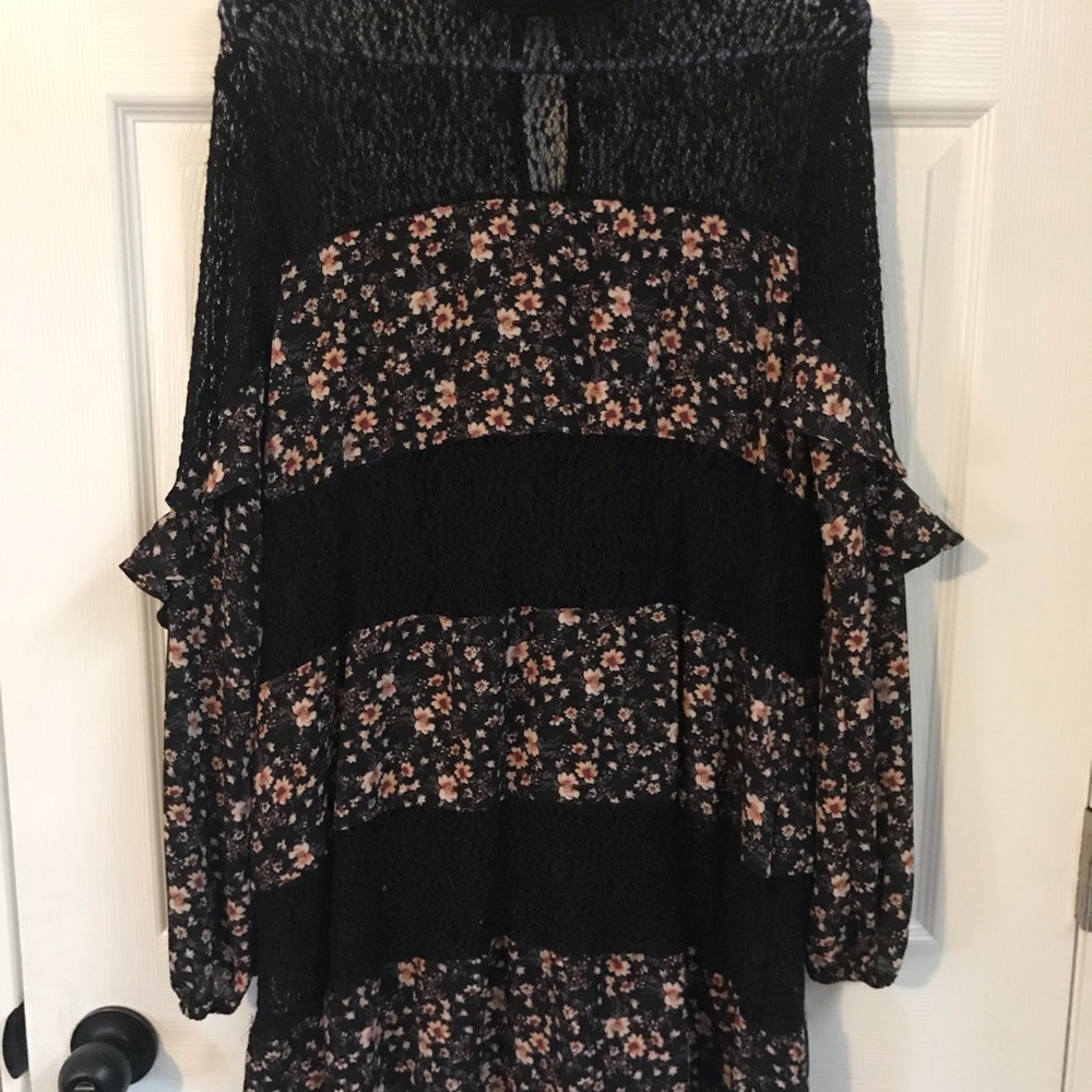 Dress size large City triangles